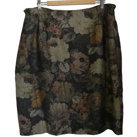 Vintage Dresses & Skirts - 3/30$ VINTAGE Dark Floral Straight Skirt, size 18